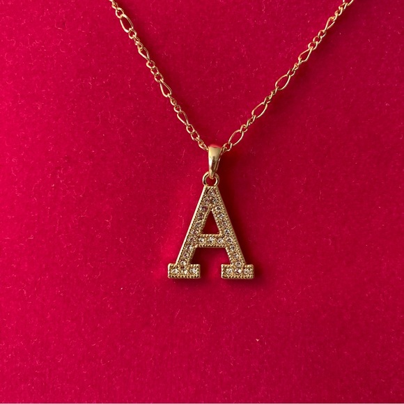 Necklace Figaro Link Chain Initial Pendant A | Gold Tone | New No Tags - Picture 3 of 5